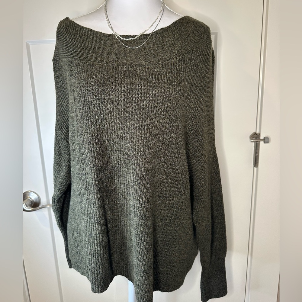 Free‎ People Women's Army Green Sweater Pull Over 3/4 Length Sleeves Size XS